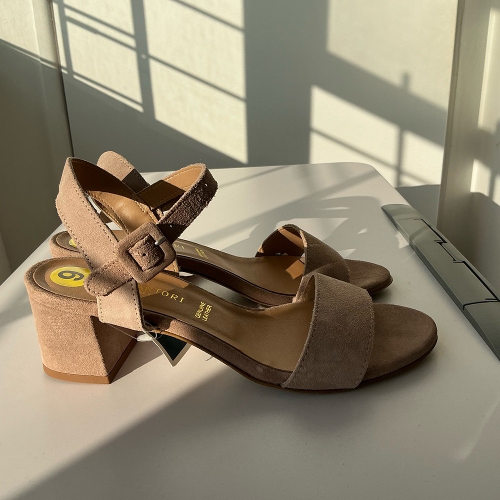Women's Tan Leather Sandals